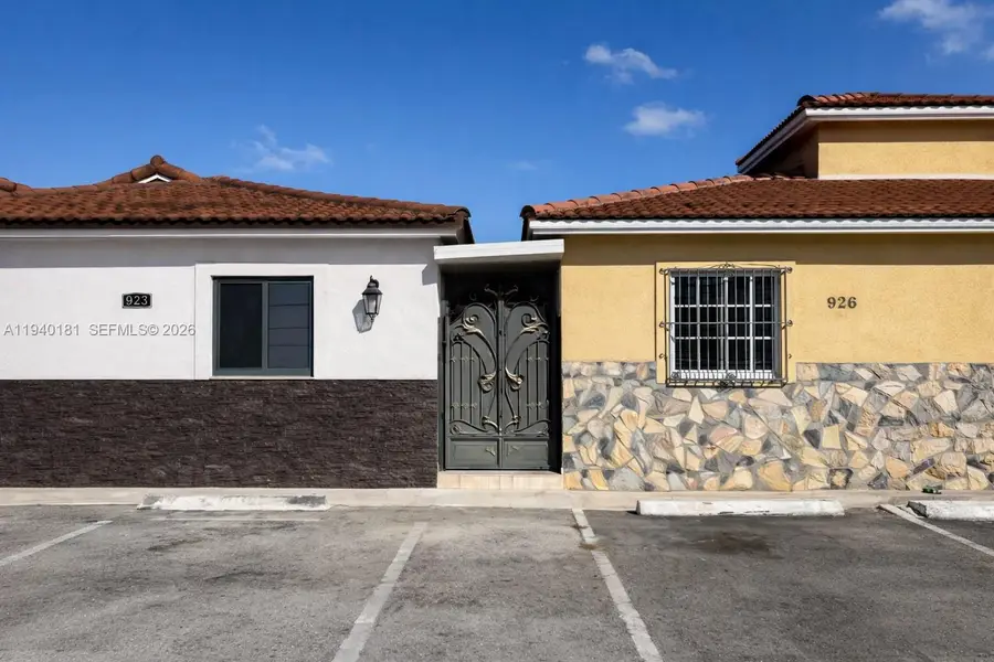Address Withheld By Seller, Hialeah Gardens, FL 33018 - #2
