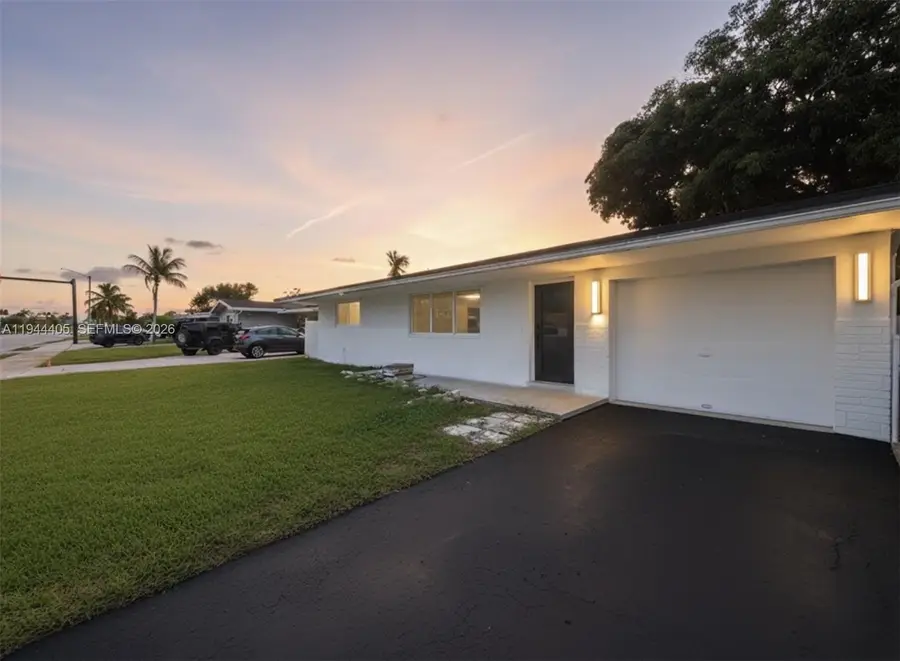 8600 Taft Street, Pembroke Pines, FL 33024 - #2