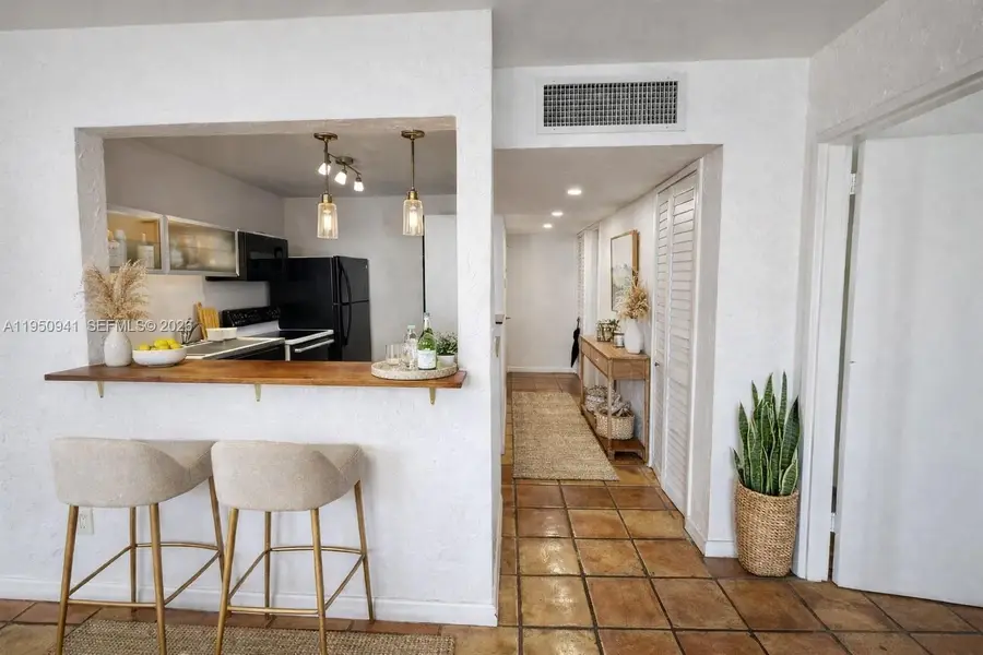 1228 W Ave 909 #909, Miami Beach, FL 33139 - #2