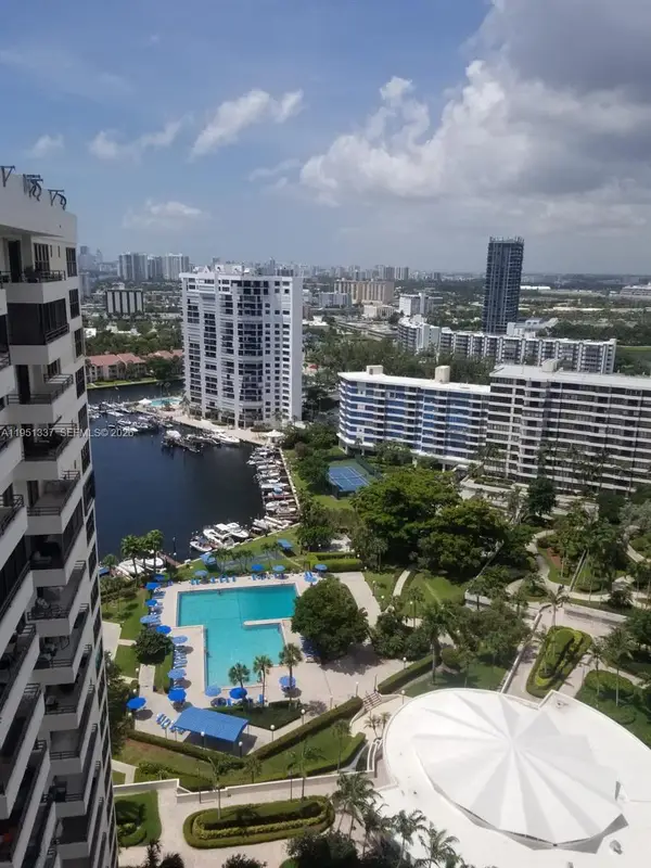 2500 Parkview Drive #2517, Hallandale Beach, FL 33009