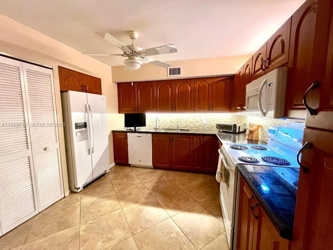 2806 N 46th Avenue #D537, Hollywood, FL 33021 - #1