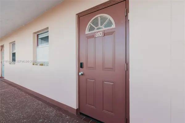 9441 Sunrise Lakes Boulevard #310, Sunrise, FL 33322