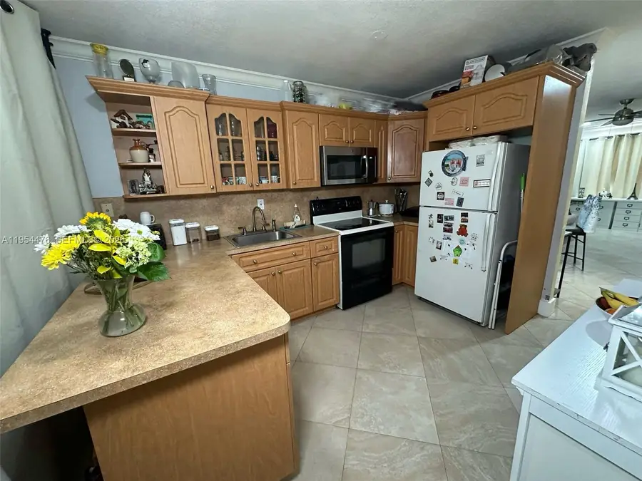 11537 SW 6th Street, Sweetwater, FL 33174 - #3