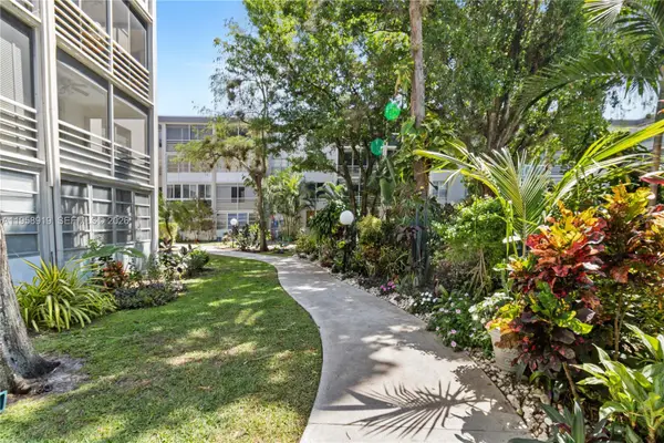 4850 NW 29th Court #423, Lauderdale Lakes, FL 33313