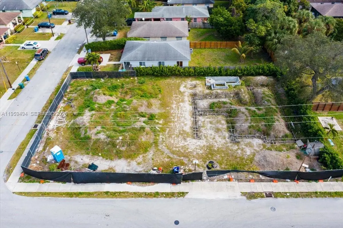 3250 NE 3rd Avenue, Oakland Park, FL 33334 - #1