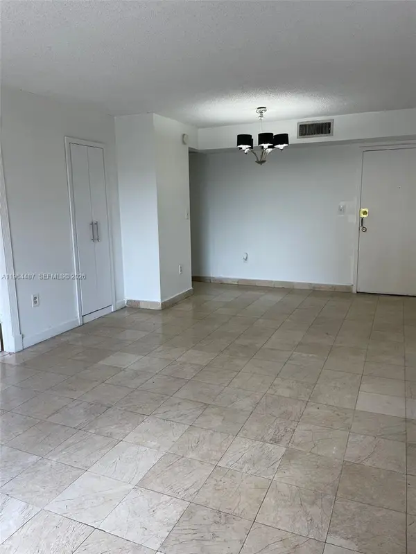 4721 NW 7th Street #30512, Miami, FL 33126