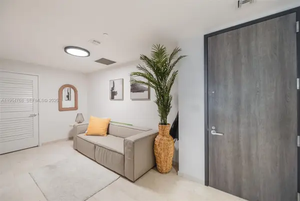 88 SW 7th Street #2204, Miami, FL 33130