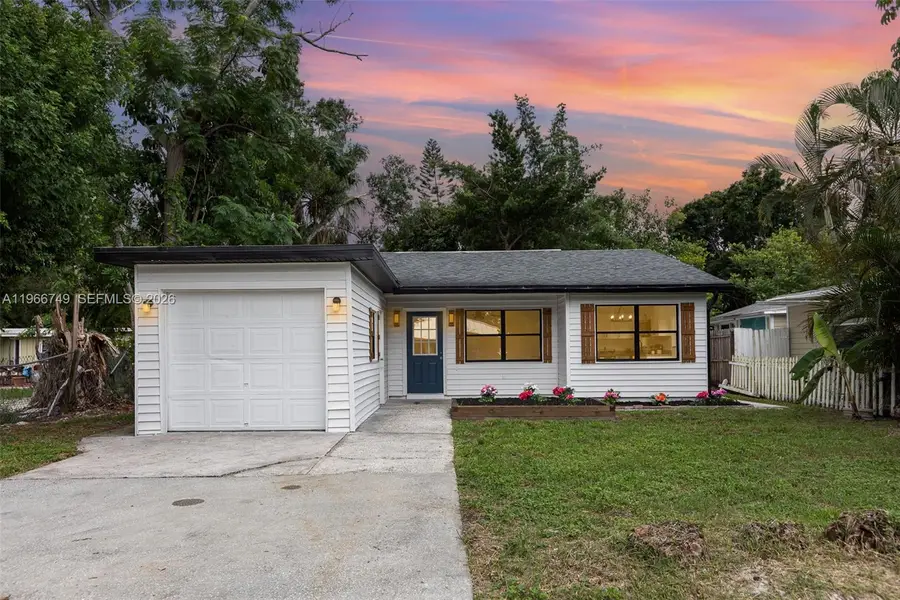 2916 Hawthorne Street, Sarasota, FL 34239 - #2