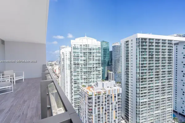 68 SE 6th Street #2807, Miami, FL 33131