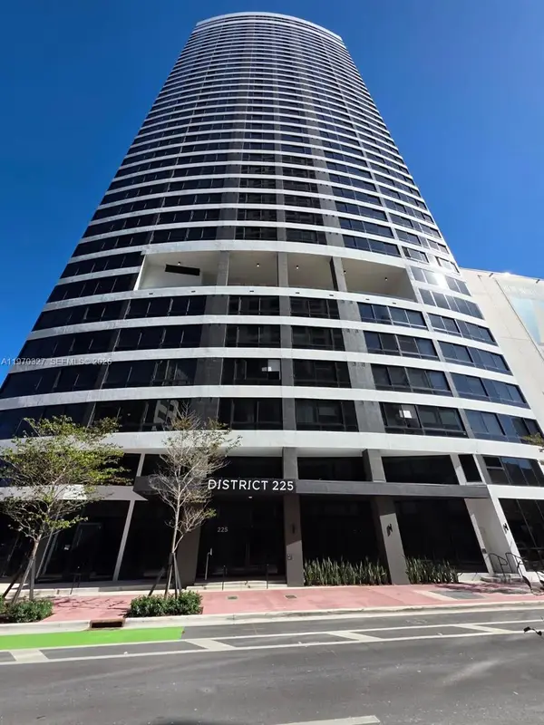 225 N Miami Avenue #804, Miami, FL 33128