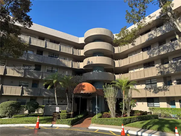 1101 Colony Point Circle #102, Pembroke Pines, FL 33026