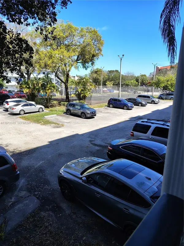 7501 NW 16th Street #3207, Plantation, FL 33313