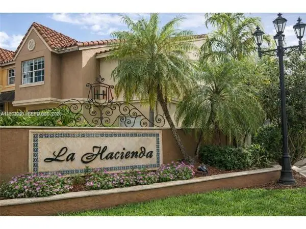 18324 NW 68th Avenue #H, Hialeah, FL 33015