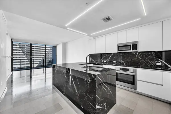 88 SW 7th Street #806, Miami, FL 33130