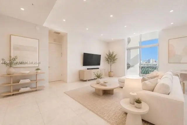 2001 Meridian Avenue #PH16, Miami Beach, FL 33139 - #3