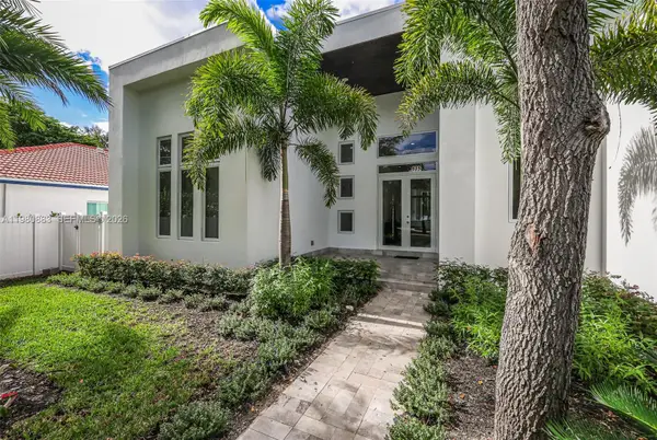 11780 NE 8th Avenue, Biscayne Park, FL 33161