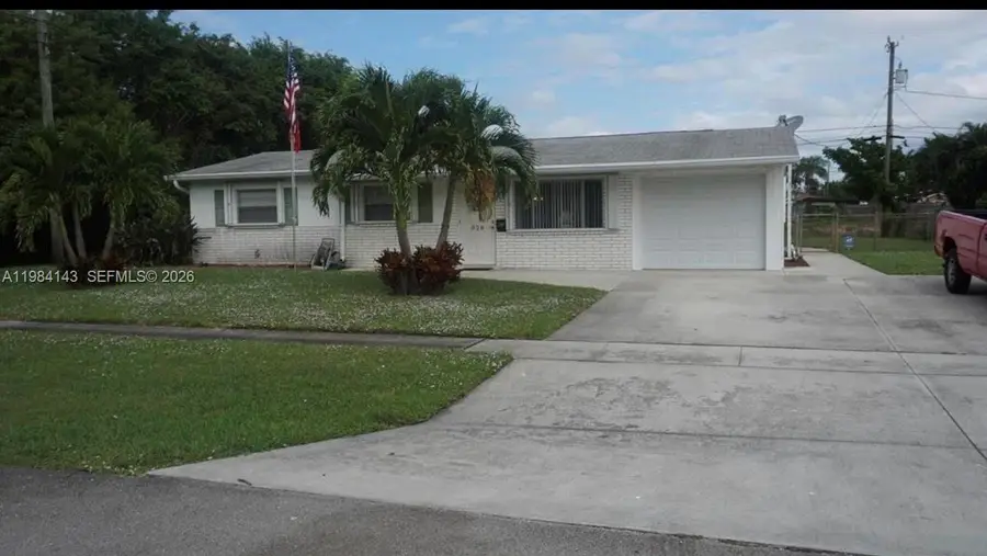 328 Riverdale Road, Palm Springs, FL 33461 - #2