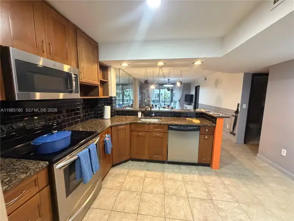 896 N Federal Hwy 326 #326, Lantana, FL 33462