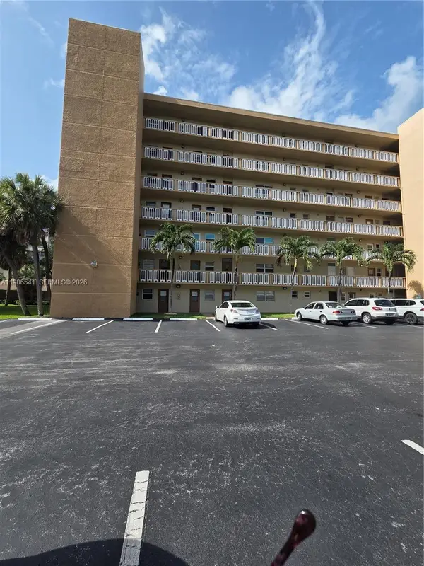 620 NE 12th Avenue #101, Hallandale Beach, FL 33009