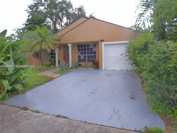 1490 SW 85th Terrace, Pembroke Pines, FL 33025