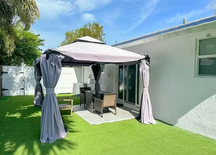 650 NE 15th Street, Fort Lauderdale, FL 33304 - #3