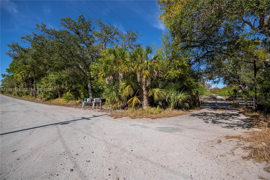 900 G Road, Labelle, FL 33935 - #2