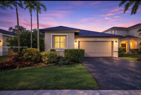 1784 Aspen Lane, Weston, FL 33327