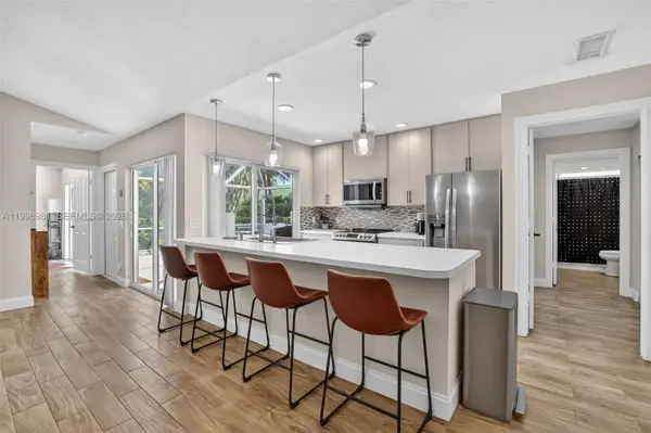 102 Sun Terrace Court, Palm Beach Gardens, FL 33403