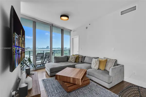 888 Biscayne Boulevard #812, Miami, FL 33132