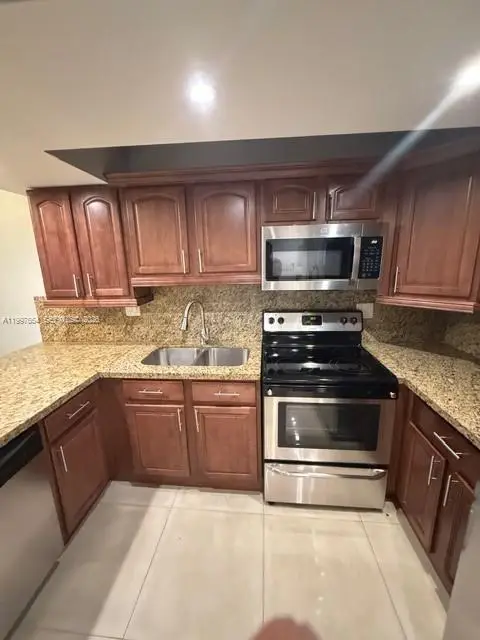100 Lakeview Drive #115, Weston, FL 33326 - #2