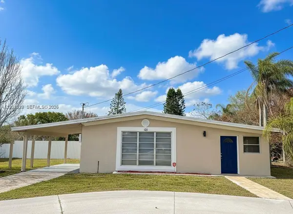 121 NE Prima Vista Boulevard, Port St Lucie, FL 34983