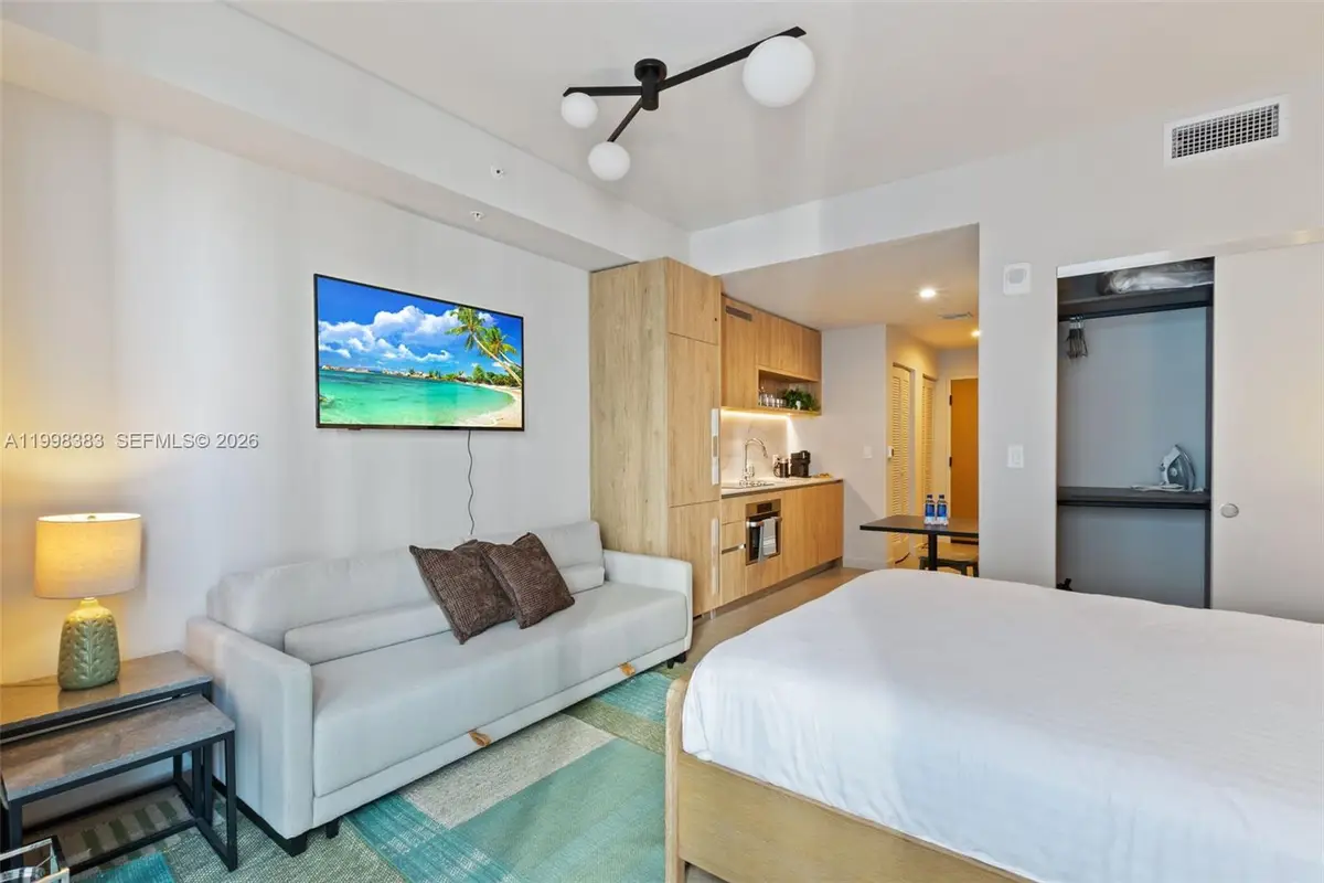 11 NE 6 2108 #2108, Miami, FL 33132 - #1