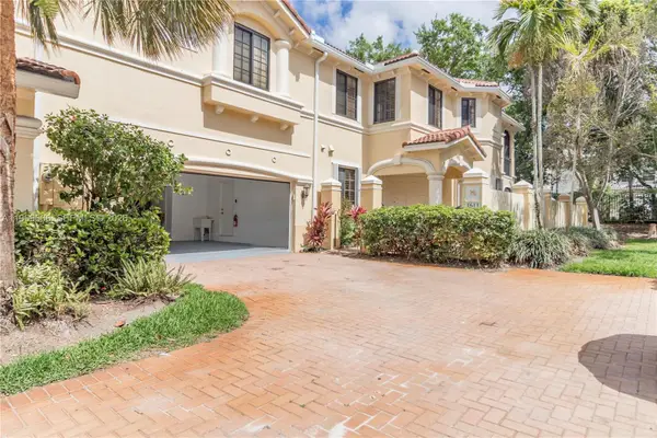 1611 Passion Vine Circle #122, Weston, FL 33326