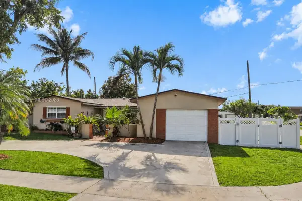600 SW 67th Avenue, Pembroke Pines, FL 33023