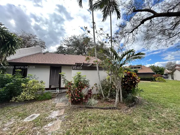 1540 NW 98th Terrace, Pembroke Pines, FL 33024