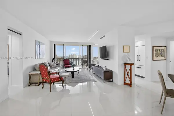 3000 Island Boulevard #2404, Aventura, FL 33160