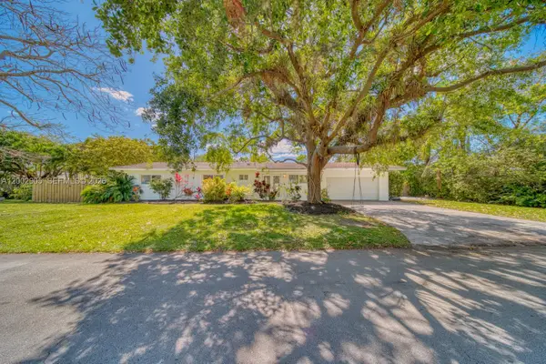 13700 SW 74th Court, Palmetto Bay, FL 33158