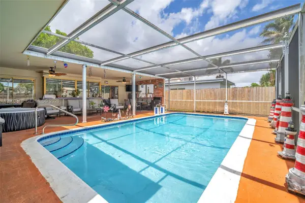 1911 N 53rd Avenue, Hollywood, FL 33021