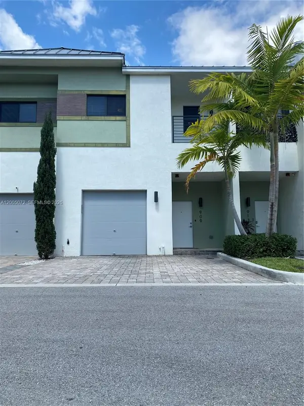 909 NW 45th Terrace, Plantation, FL 33317