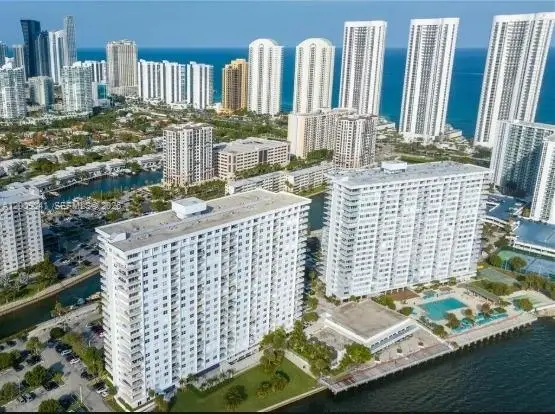 300 Bayview Drive #915, Sunny Isles Beach, FL 33160