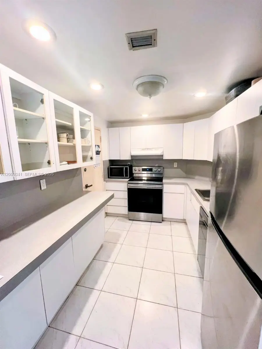 300 Bayview Drive #915, Sunny Isles Beach, FL 33160 - #3