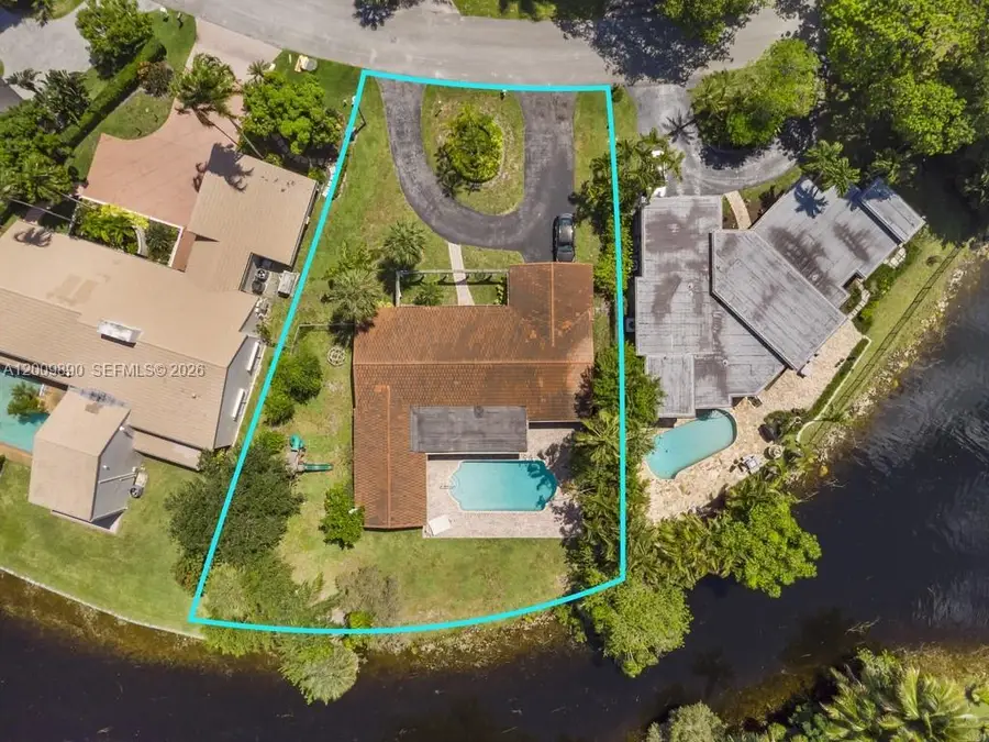 620 Lake Dasha Circle, Plantation, FL 33324 - #2