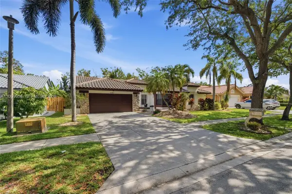 10781 NW 18th Drive, Plantation, FL 33322