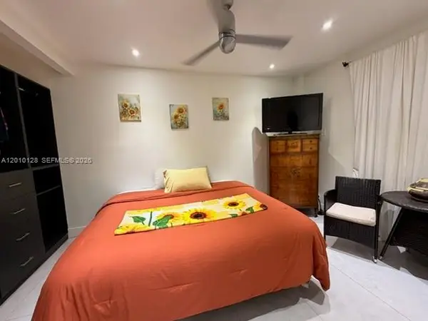 1043 NW 2nd Street #3, Miami, FL 33128