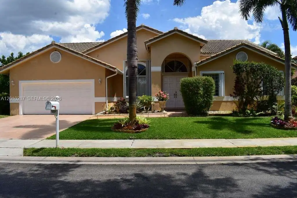 1231 SW 102nd Avenue, Pembroke Pines, FL 33025 - #1