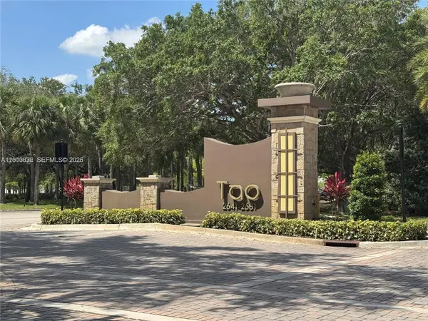 2641 N Flamingo Road #2702N, Sunrise, FL 33323