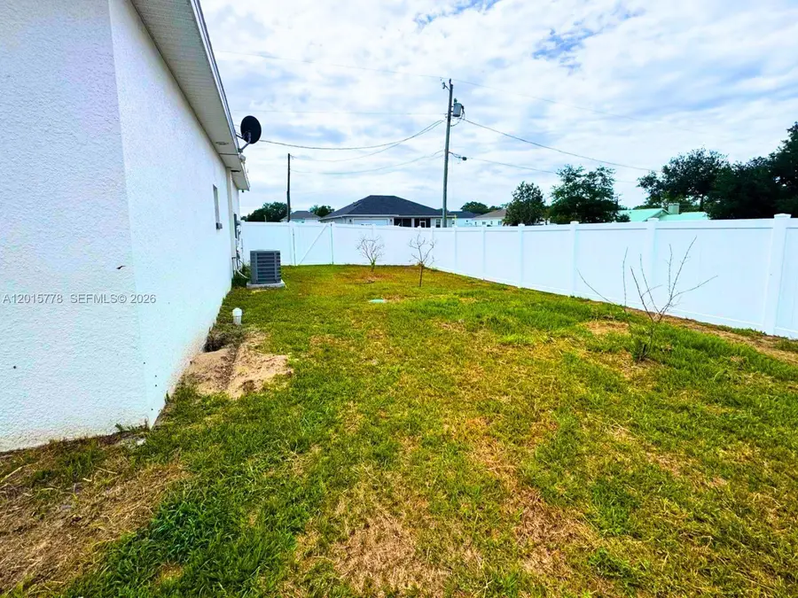 110 Altavista Way, Davenport, FL 33837 - #3