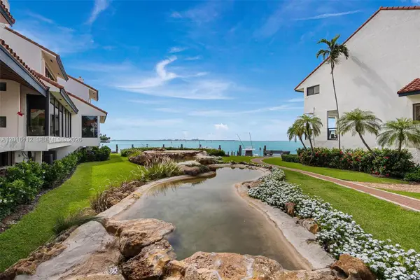 Address Withheld By Seller, Miami, FL 33133