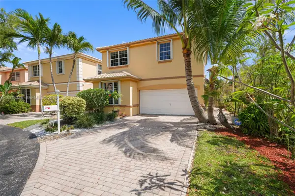 1282 Grant Court, Hollywood, FL 33019