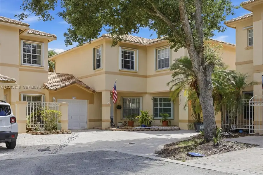 724 NW 170th Terrace, Pembroke Pines, FL 33028 - #2